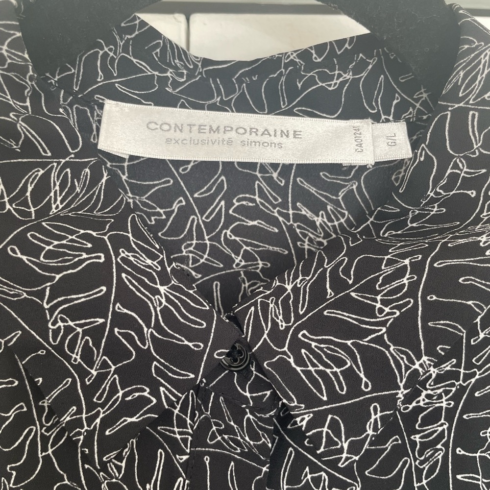 CONTEMPORAINE Flowy Cap Sleeve Button Down - Picture 5 of 9